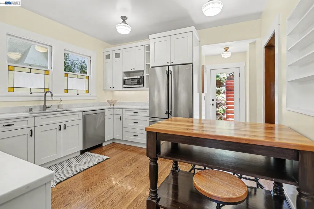 667 Rosal Avenue Oakland CA 94610