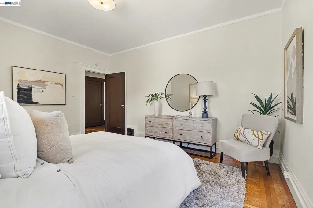 667 Rosal Avenue Oakland CA 94610