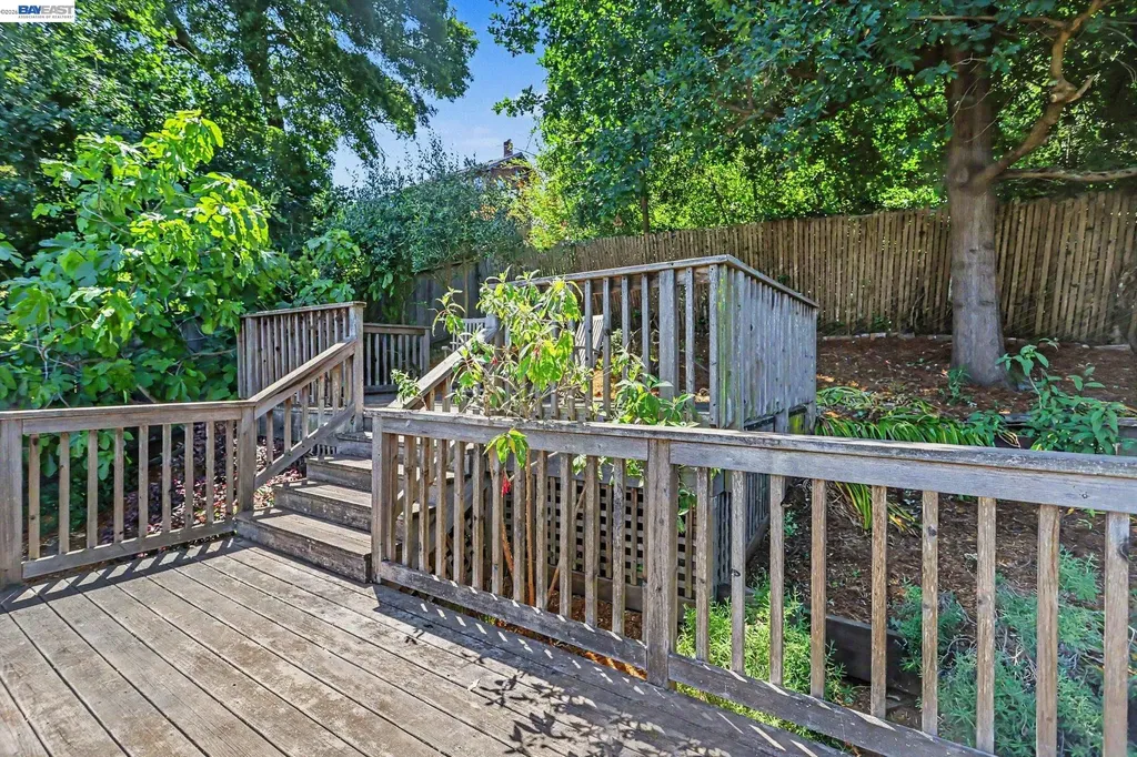 667 Rosal Avenue Oakland CA 94610