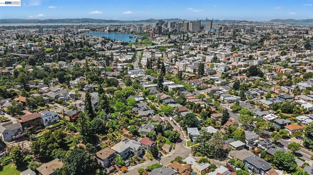 667 Rosal Avenue Oakland CA 94610