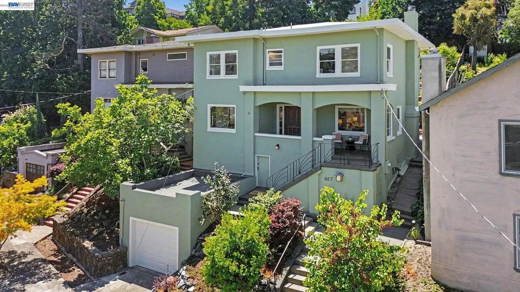 667 Rosal Avenue Oakland CA 94610
