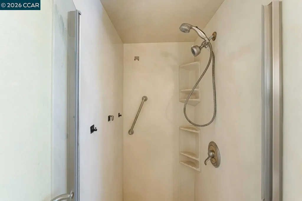 477 10th Street Pittsburg CA 94565