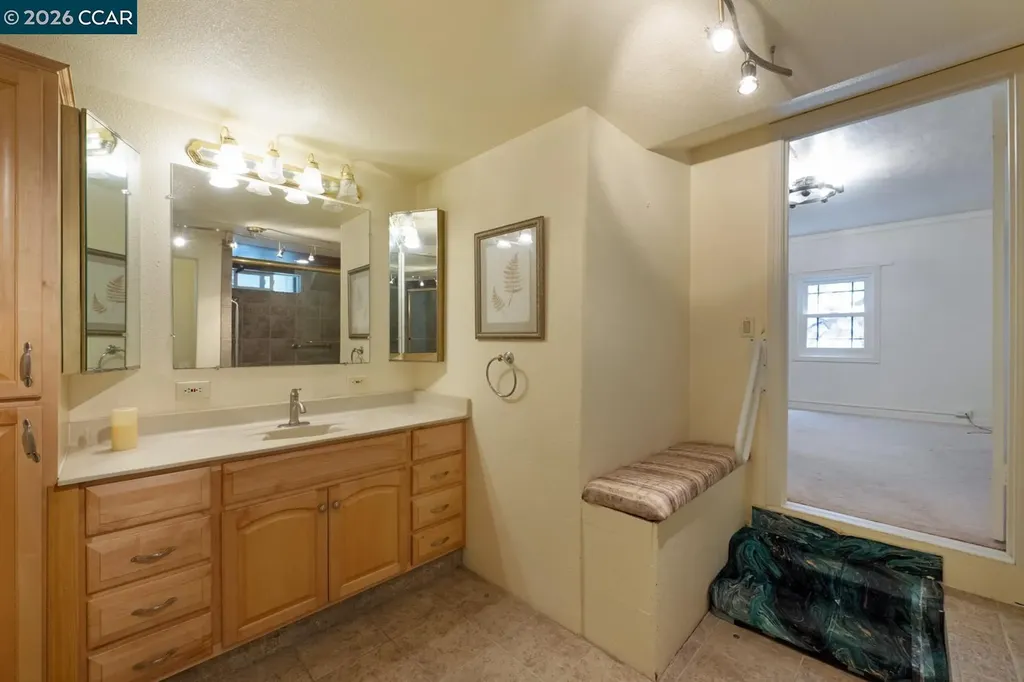 477 10th Street Pittsburg CA 94565