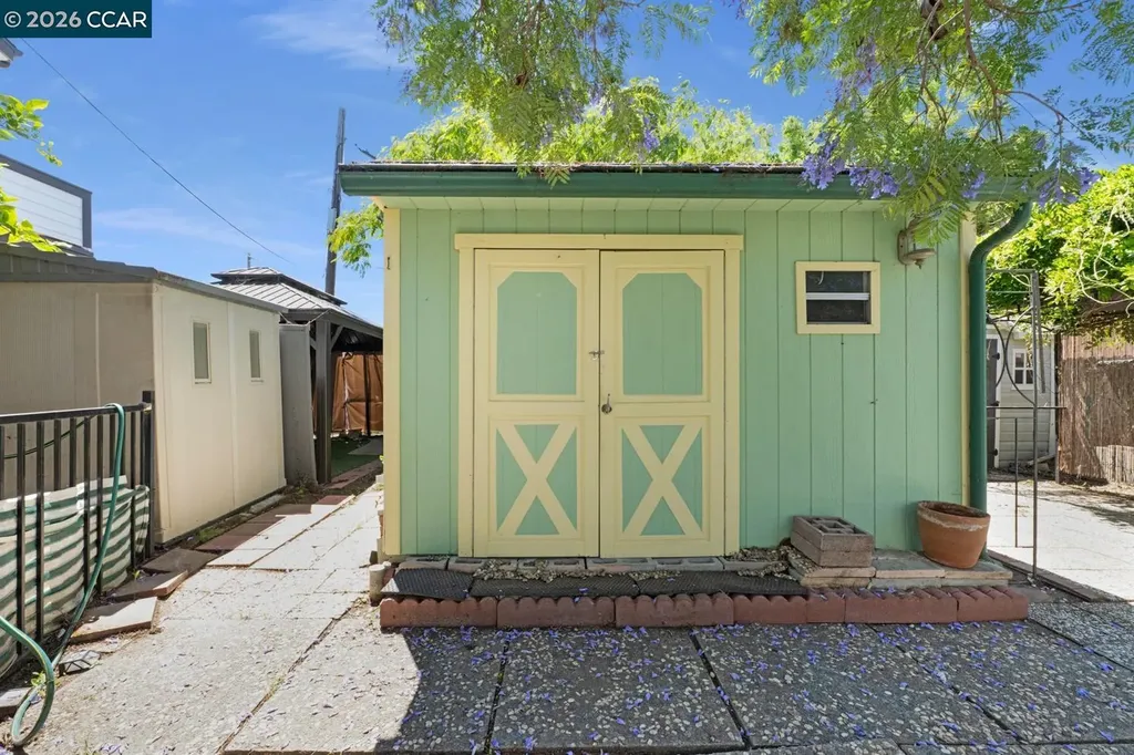 477 10th Street Pittsburg CA 94565
