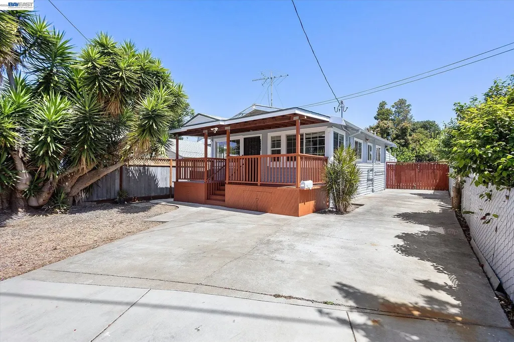 21060 Western Boulevard Hayward CA 94541