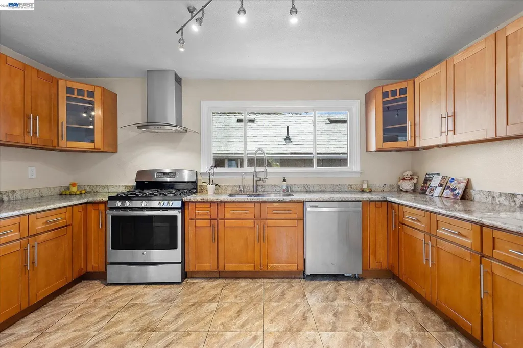 21060 Western Boulevard Hayward CA 94541