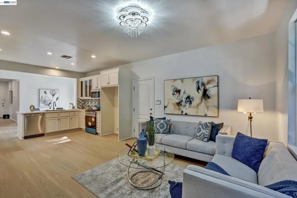 530 Cottage Park Drive Hayward CA 94544