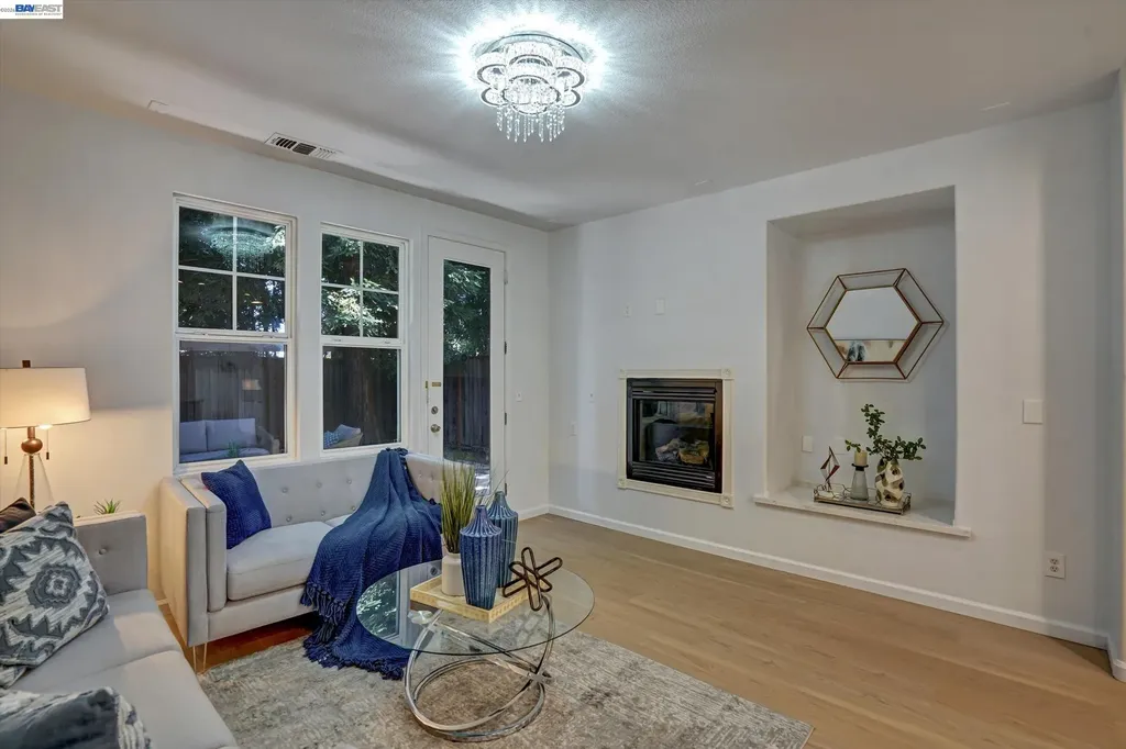 530 Cottage Park Drive Hayward CA 94544
