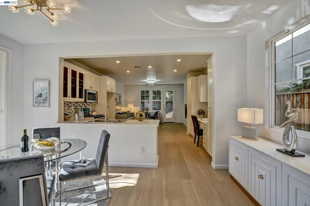 530 Cottage Park Drive Hayward CA 94544