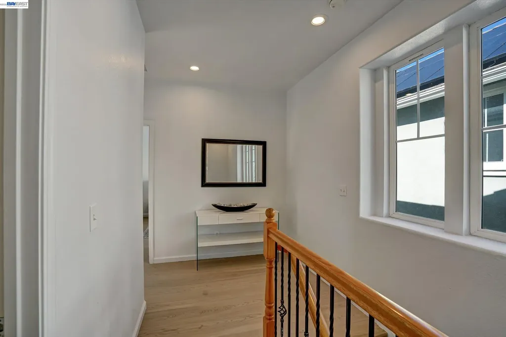 530 Cottage Park Drive Hayward CA 94544