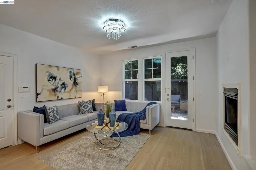 530 Cottage Park Drive Hayward CA 94544