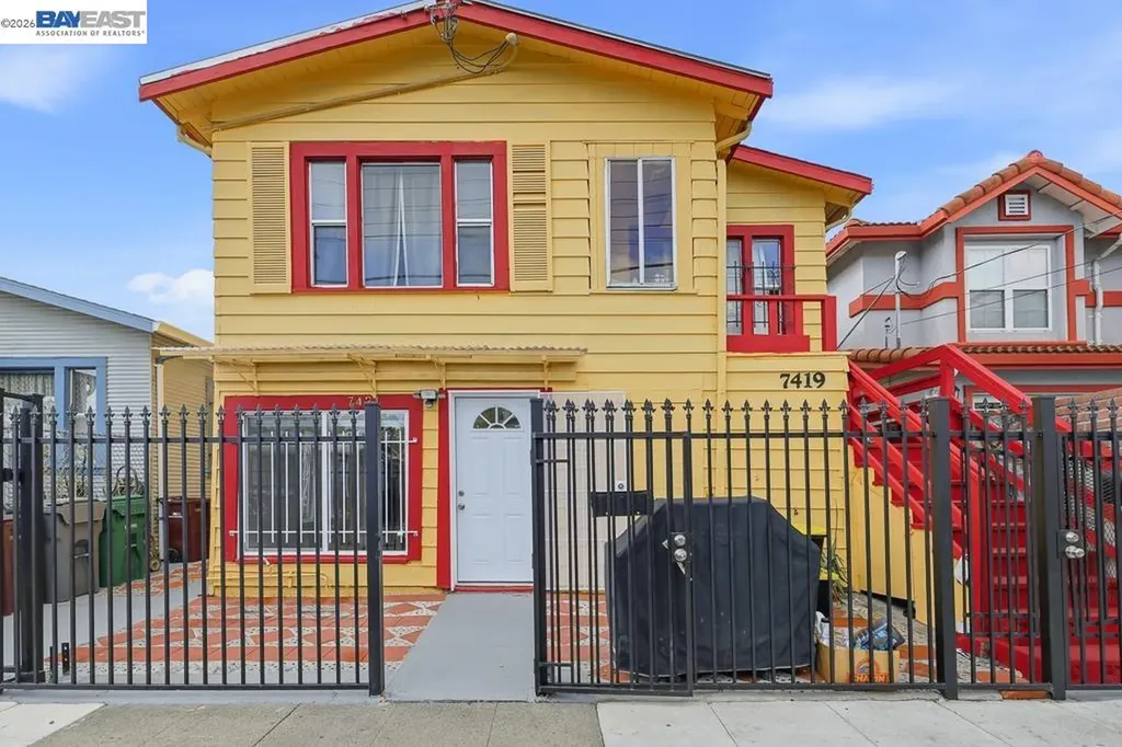7419 Hillside Street Oakland CA 94605