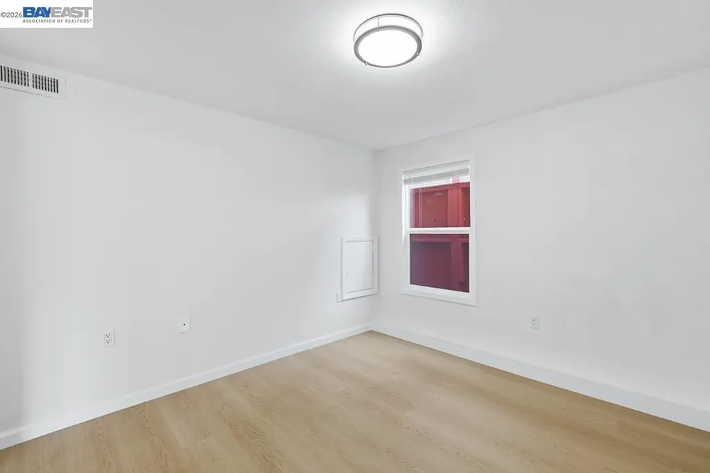 7419 Hillside Street Oakland CA 94605