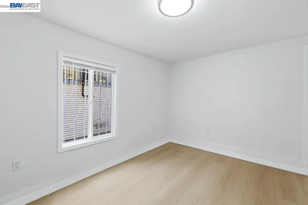 7419 Hillside Street Oakland CA 94605