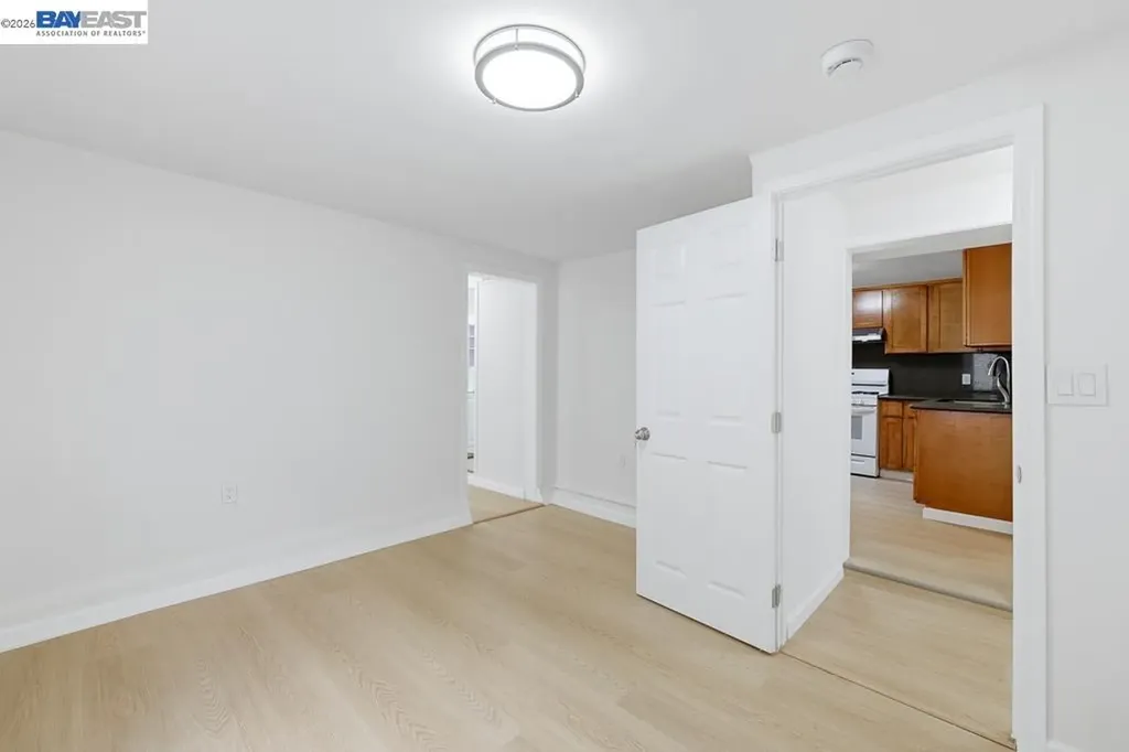 7419 Hillside Street Oakland CA 94605