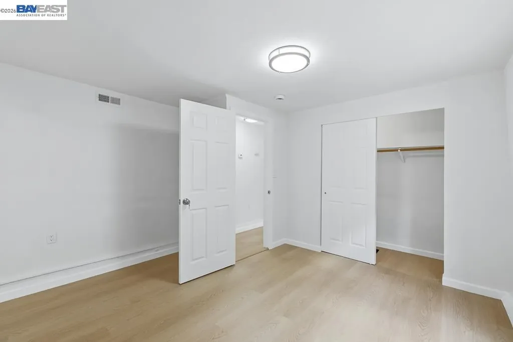 7419 Hillside Street Oakland CA 94605