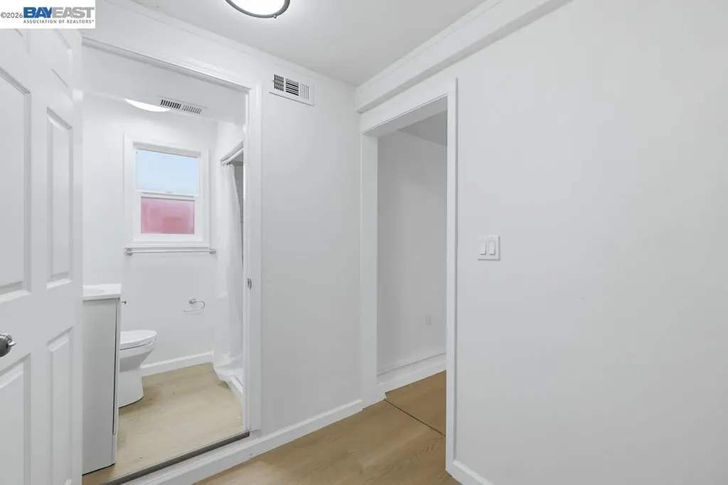7419 Hillside Street Oakland CA 94605