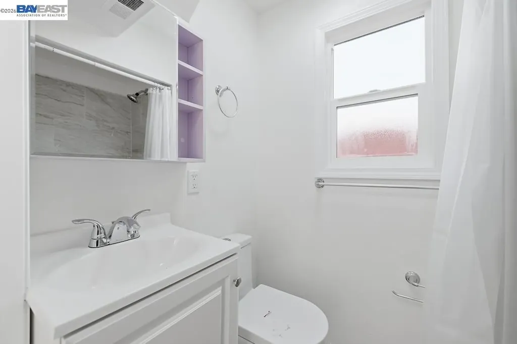 7419 Hillside Street Oakland CA 94605