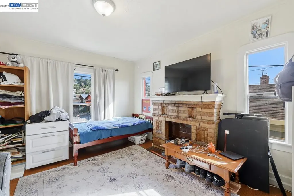 7419 Hillside Street Oakland CA 94605