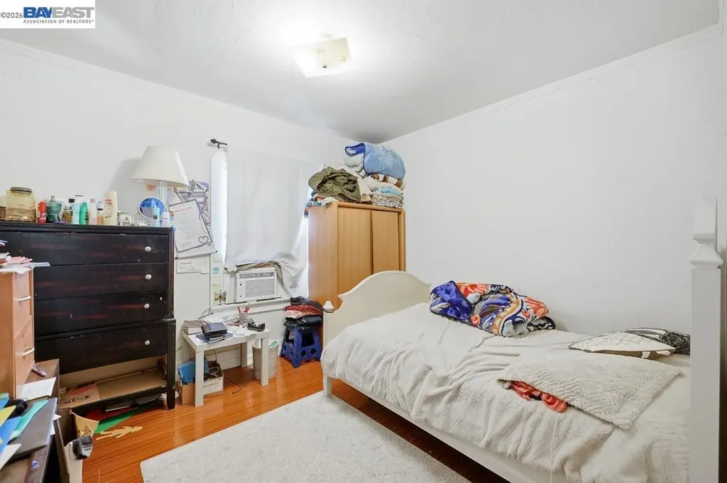 7419 Hillside Street Oakland CA 94605