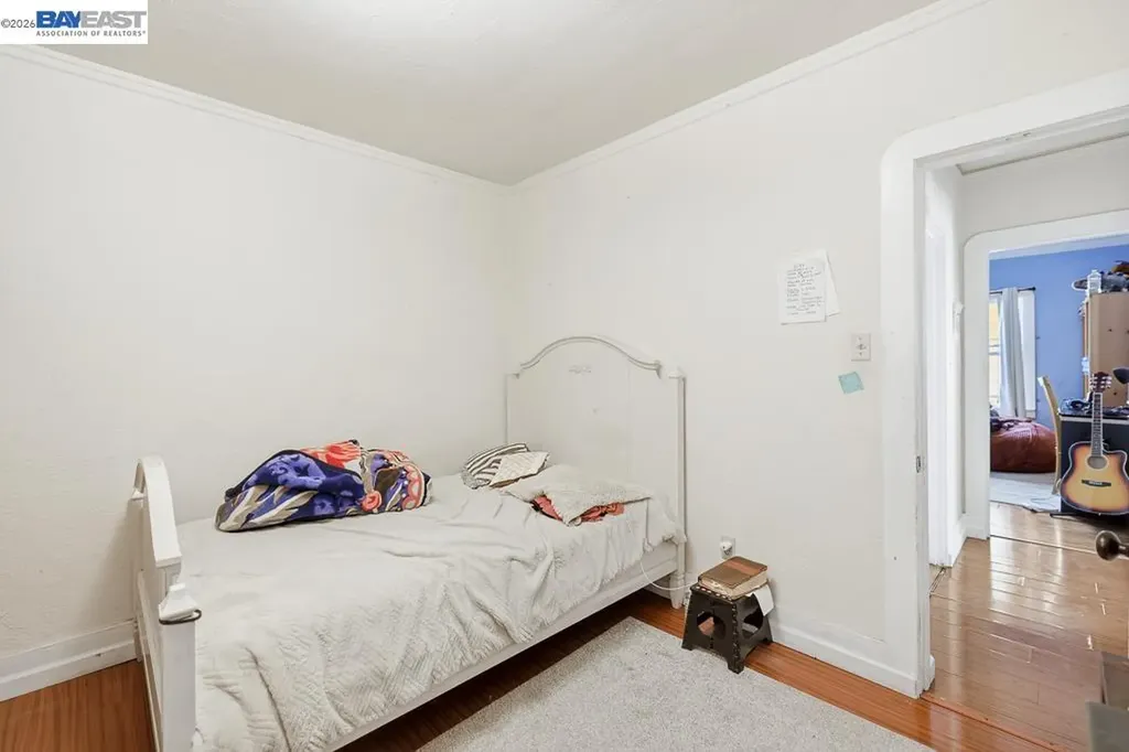 7419 Hillside Street Oakland CA 94605