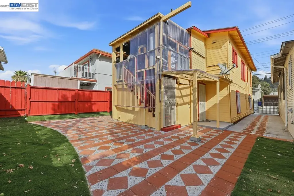 7419 Hillside Street Oakland CA 94605