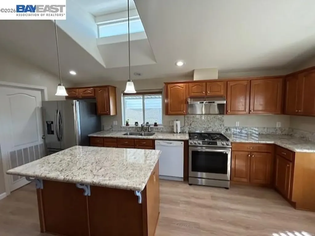 1200 Winton Hayward CA 94545