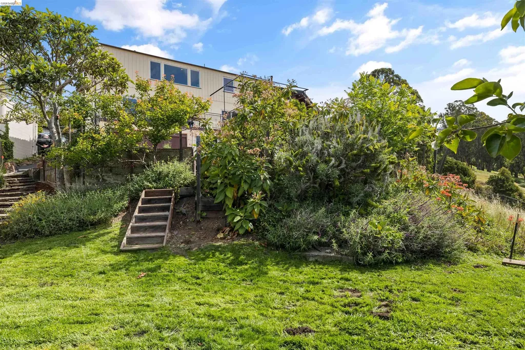 1530 Campus Drive Berkeley CA 94708