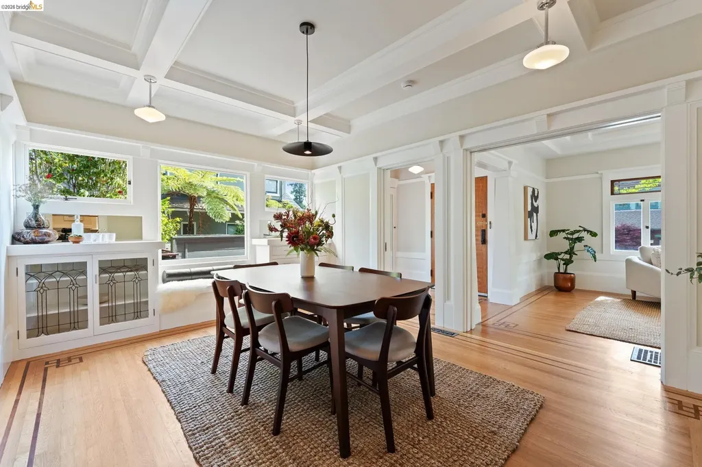 6004 Auburn Avenue Oakland CA 94618