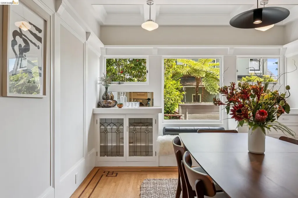 6004 Auburn Avenue Oakland CA 94618