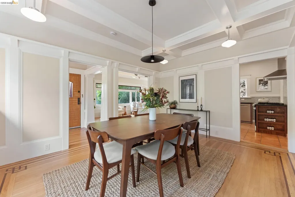 6004 Auburn Avenue Oakland CA 94618