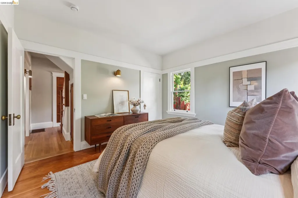 6004 Auburn Avenue Oakland CA 94618