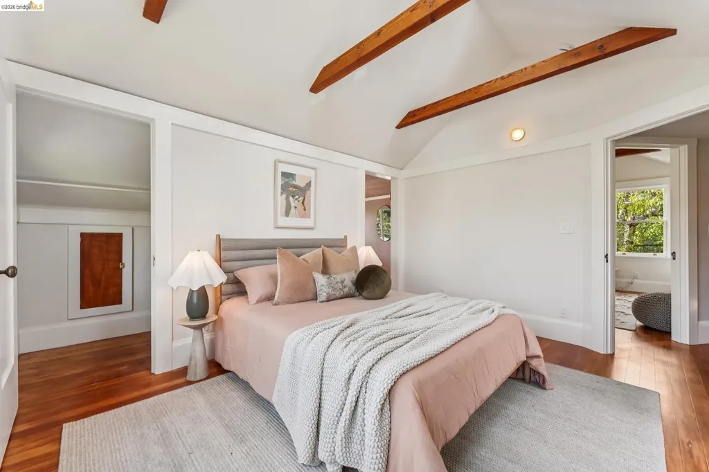 6004 Auburn Avenue Oakland CA 94618