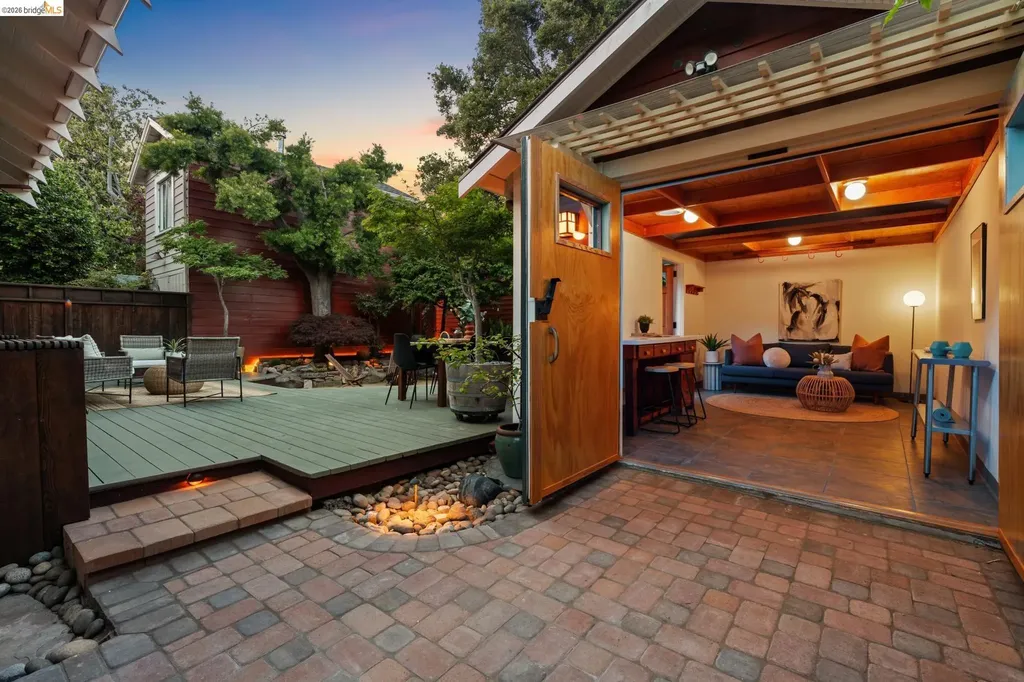 6004 Auburn Avenue Oakland CA 94618