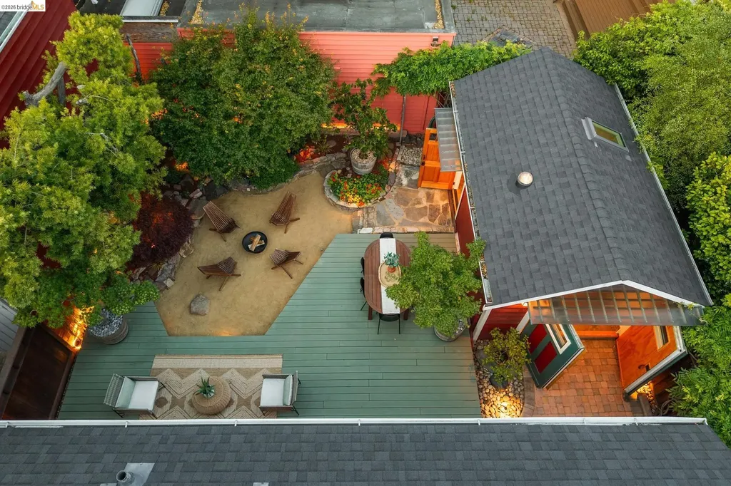 6004 Auburn Avenue Oakland CA 94618