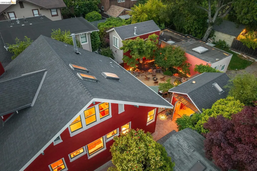 6004 Auburn Avenue Oakland CA 94618
