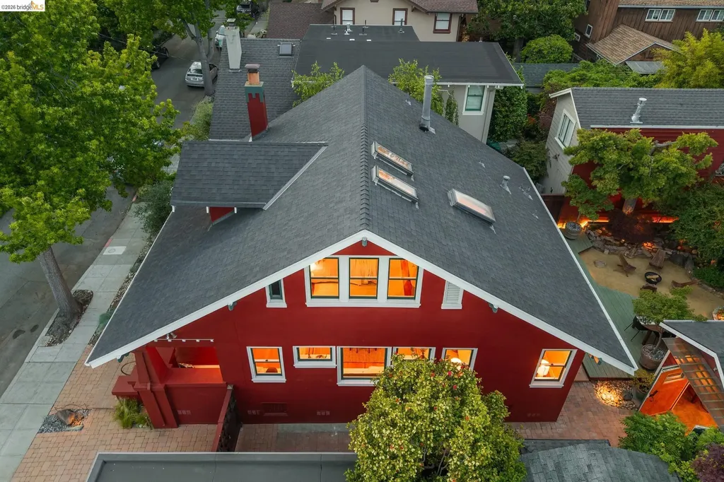 6004 Auburn Avenue Oakland CA 94618