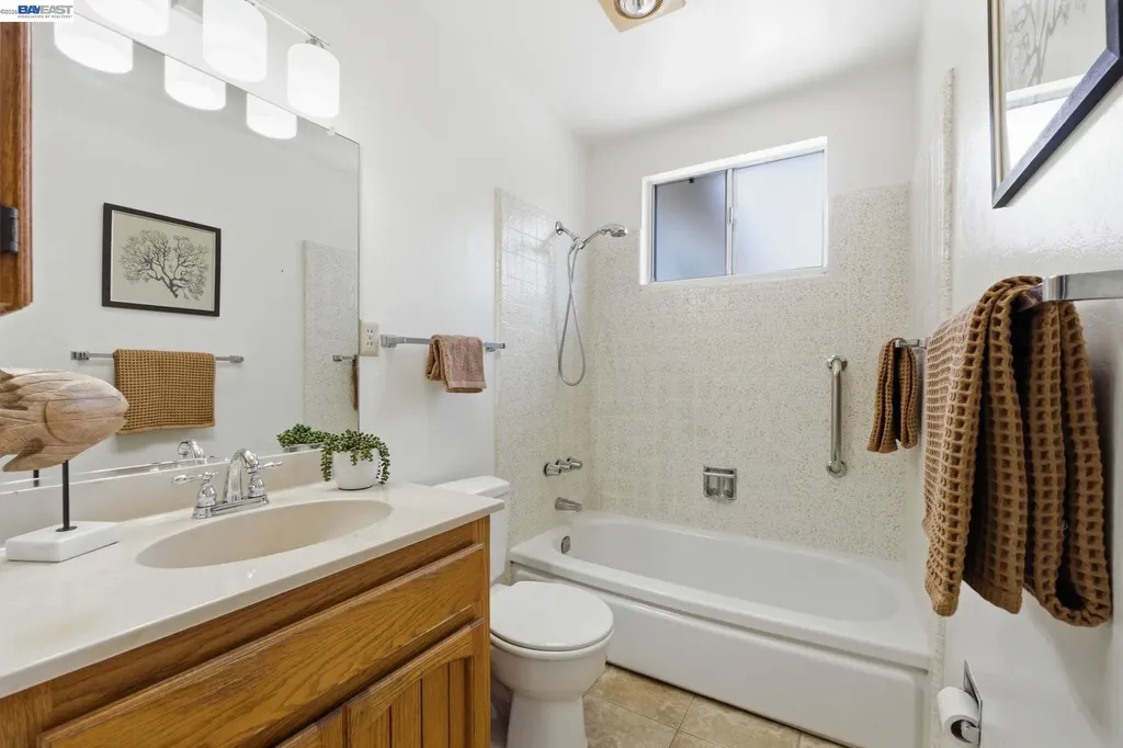1762 Via Redondo San Lorenzo CA 94580