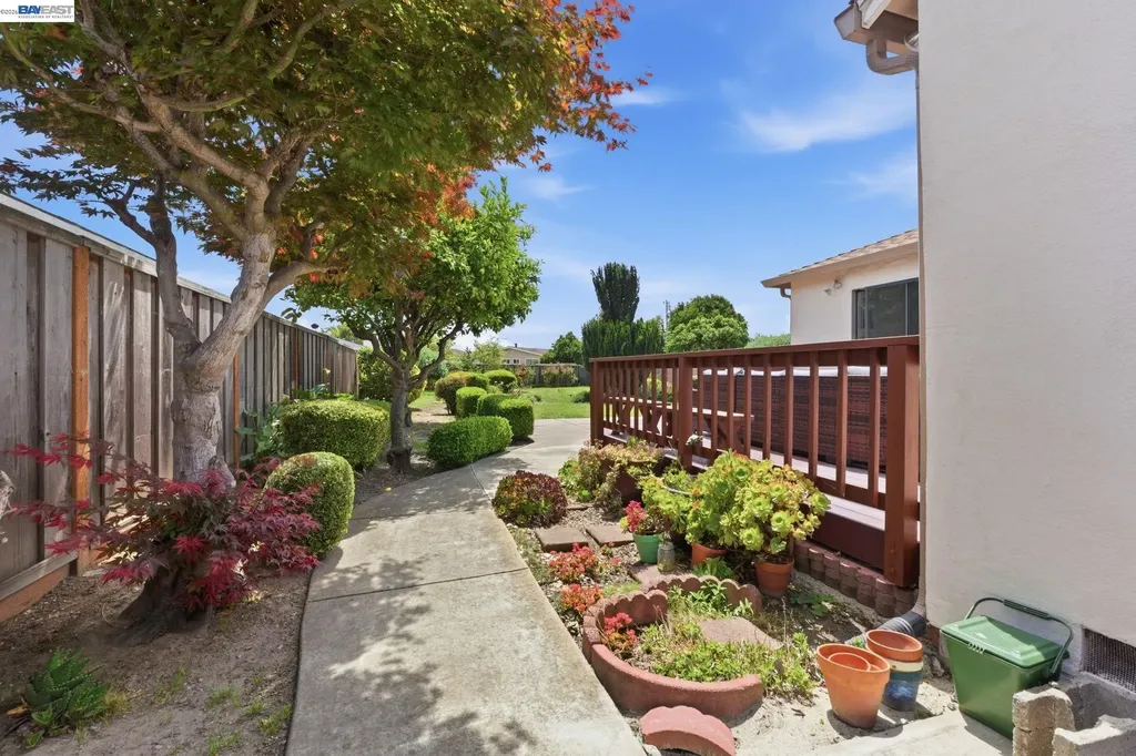 1762 Via Redondo San Lorenzo CA 94580