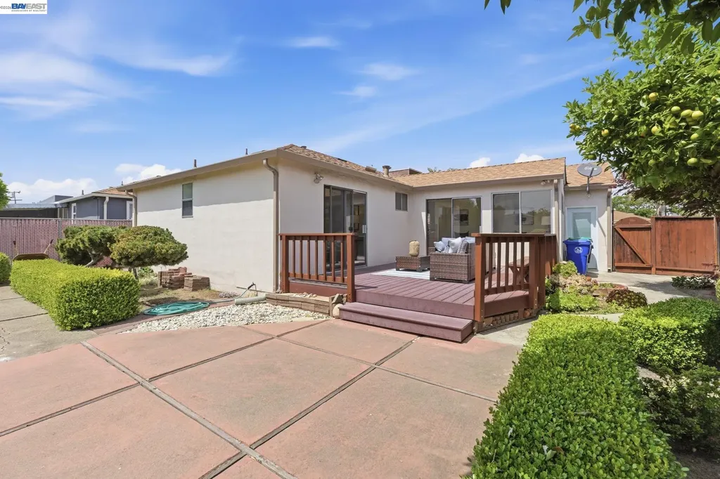 1762 Via Redondo San Lorenzo CA 94580