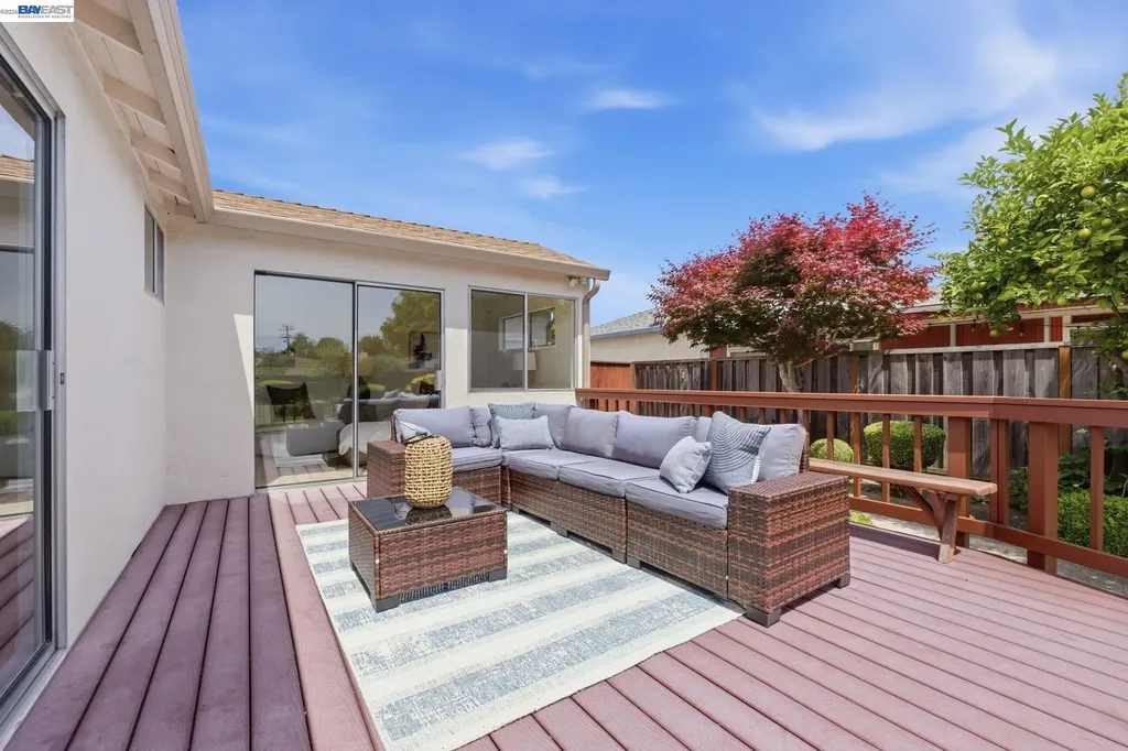 1762 Via Redondo San Lorenzo CA 94580