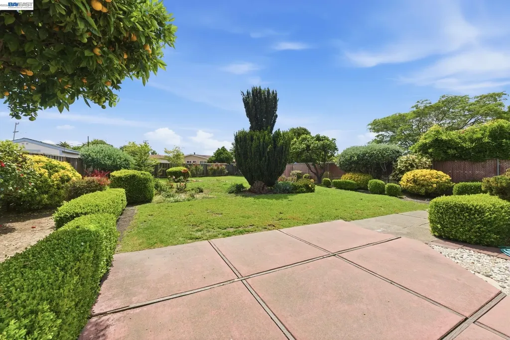 1762 Via Redondo San Lorenzo CA 94580