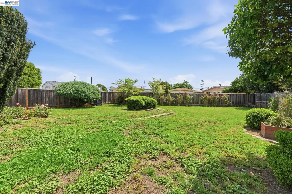 1762 Via Redondo San Lorenzo CA 94580