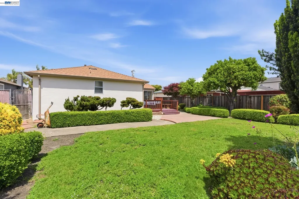 1762 Via Redondo San Lorenzo CA 94580
