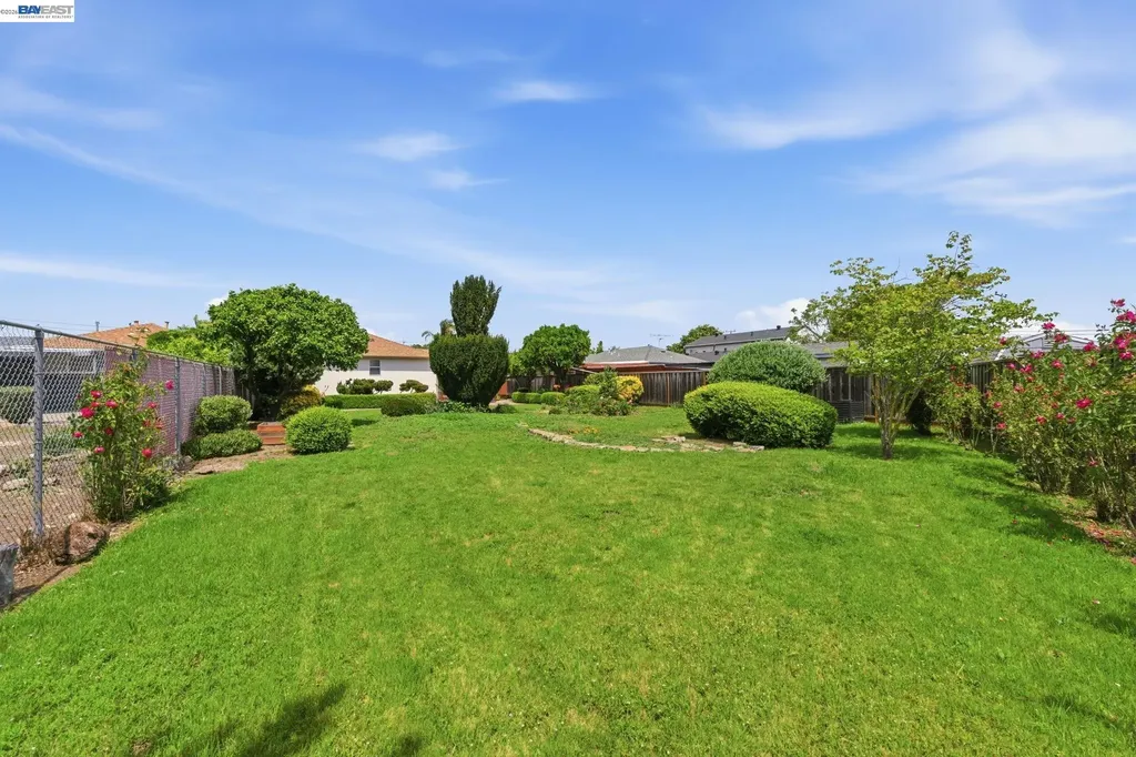 1762 Via Redondo San Lorenzo CA 94580