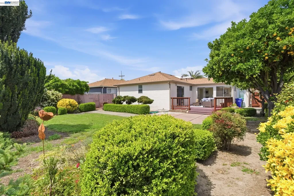 1762 Via Redondo San Lorenzo CA 94580