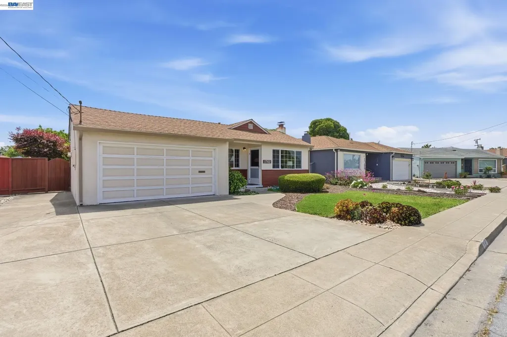 1762 Via Redondo San Lorenzo CA 94580