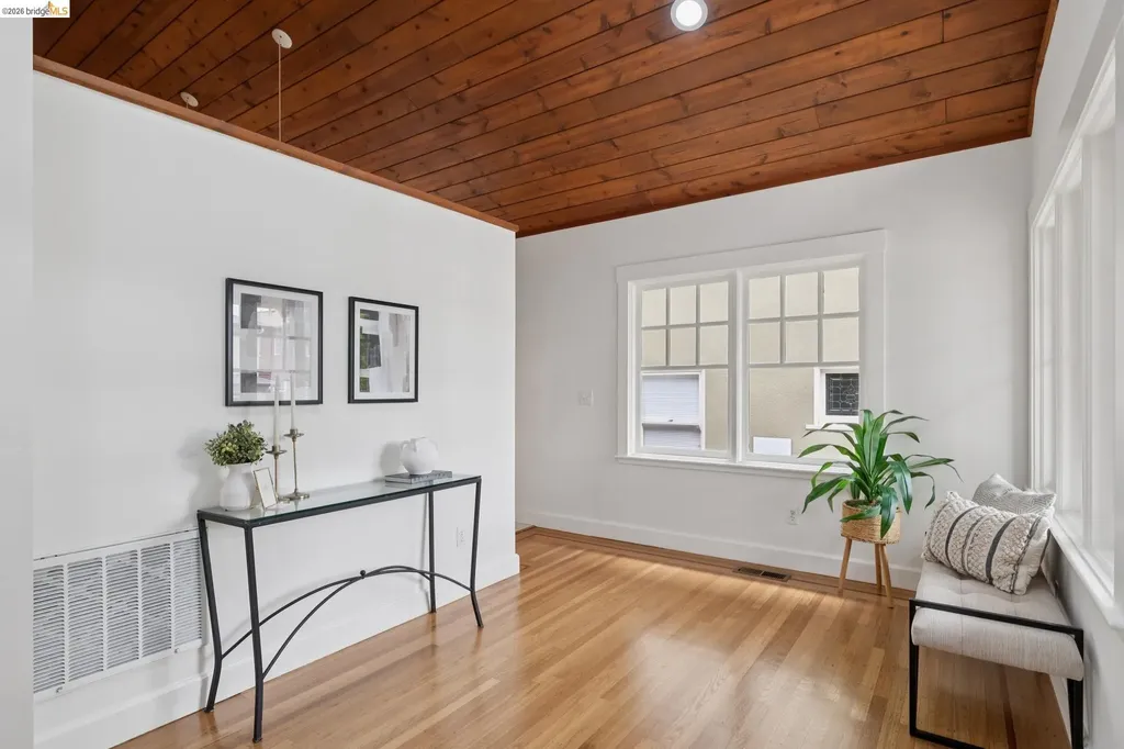 5360 James Avenue Oakland CA 94618