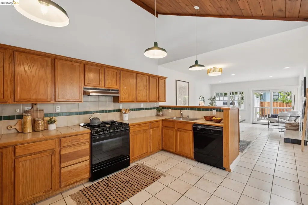 5360 James Avenue Oakland CA 94618