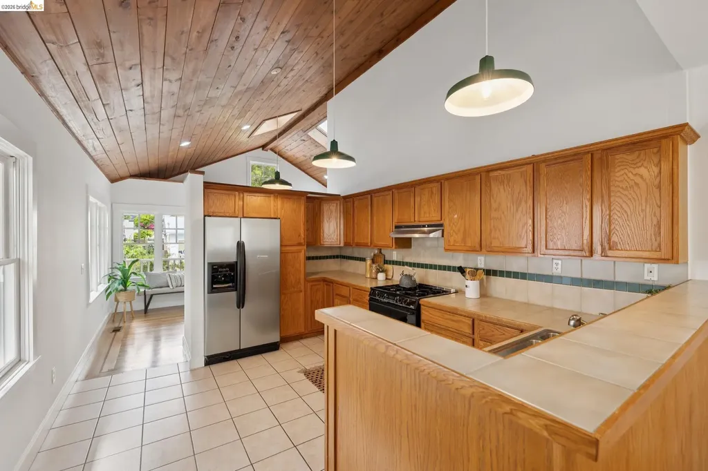 5360 James Avenue Oakland CA 94618